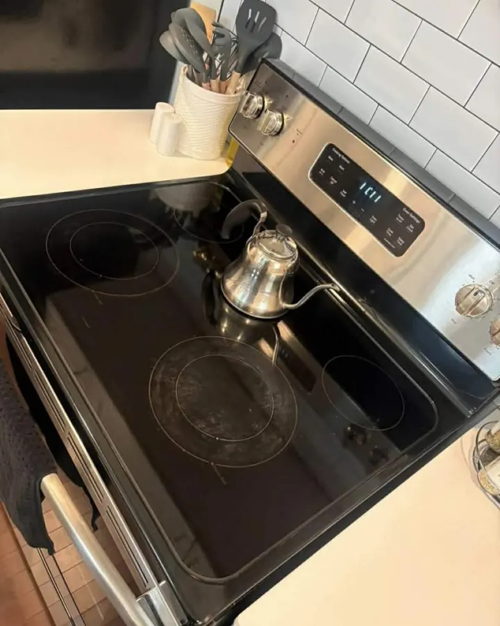 Before: a glass stovetop with a ring of burnt residue.