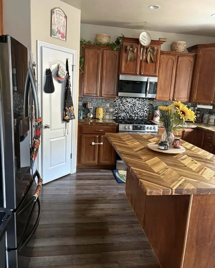 After: the same kitchen cleared, wiped down and styled.